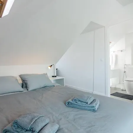 Beautiful With View Of The Tagus River Lissabon